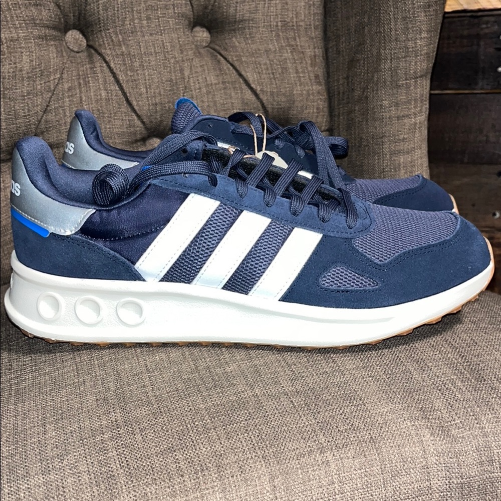 Adidas RUN 84 sneakers men's 11 new in box